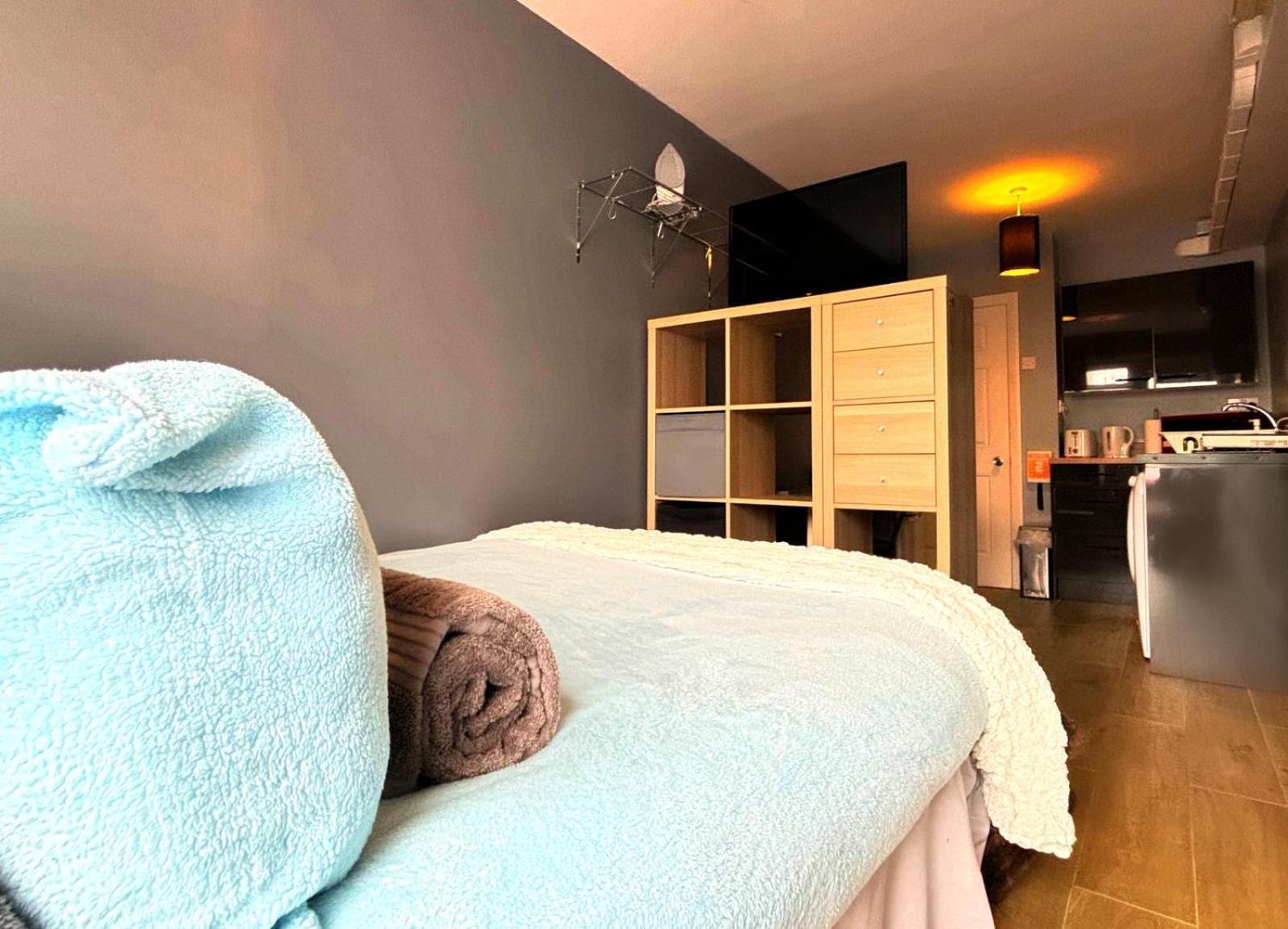 Shirley Apartments, Cozy Studio, Self Check In, 10 Min Drive To City Centre, Walking To Redbridge Train Station Southampton Luaran gambar