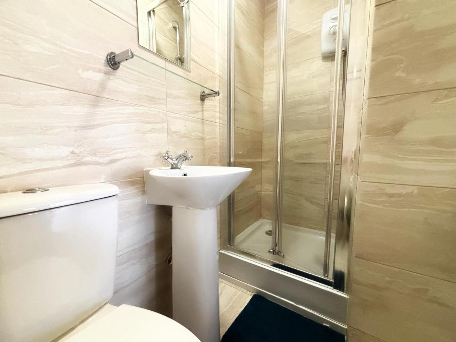 Shirley Apartments, Cozy Studio, Self Check In, 10 Min Drive To City Centre, Walking To Redbridge Train Station Southampton Luaran gambar