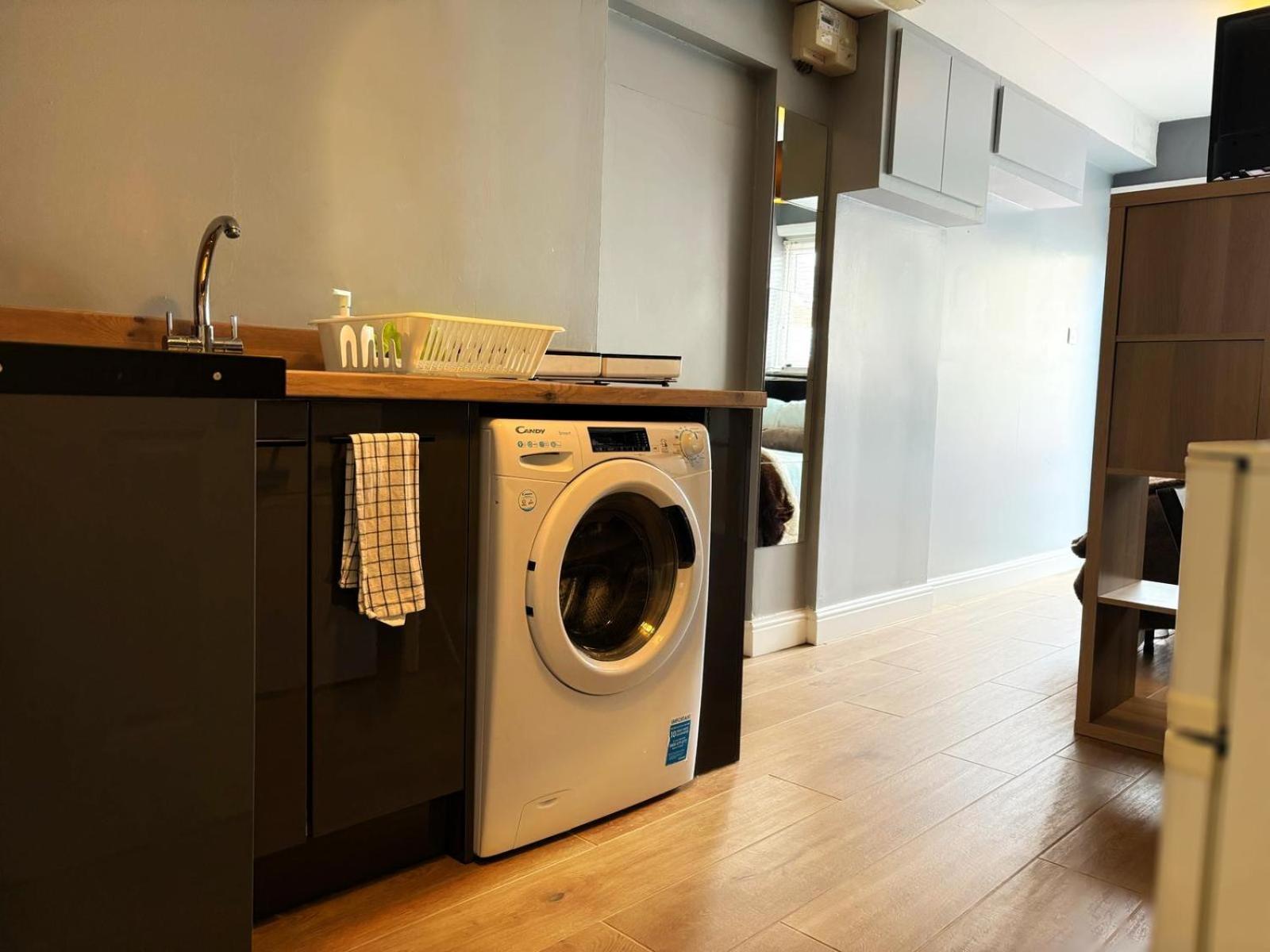Shirley Apartments, Cozy Studio, Self Check In, 10 Min Drive To City Centre, Walking To Redbridge Train Station Southampton Luaran gambar