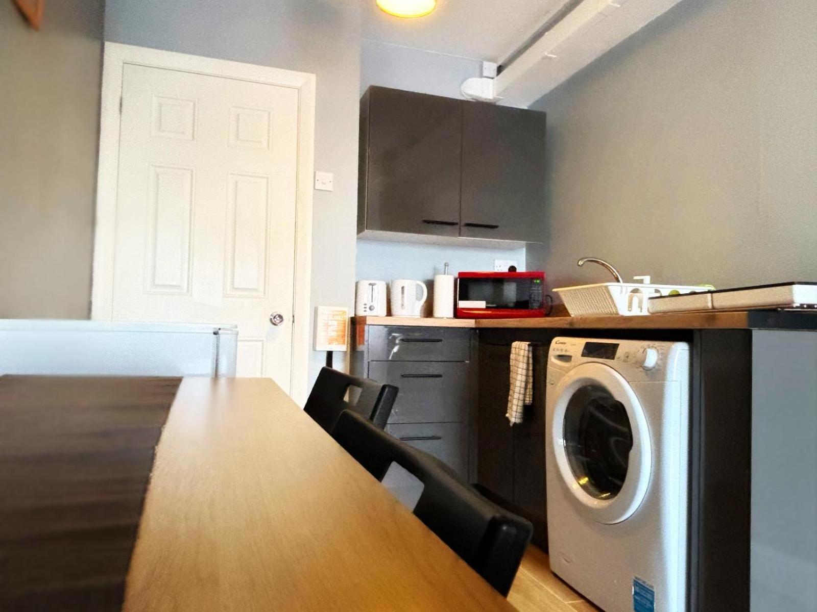 Shirley Apartments, Cozy Studio, Self Check In, 10 Min Drive To City Centre, Walking To Redbridge Train Station Southampton Luaran gambar